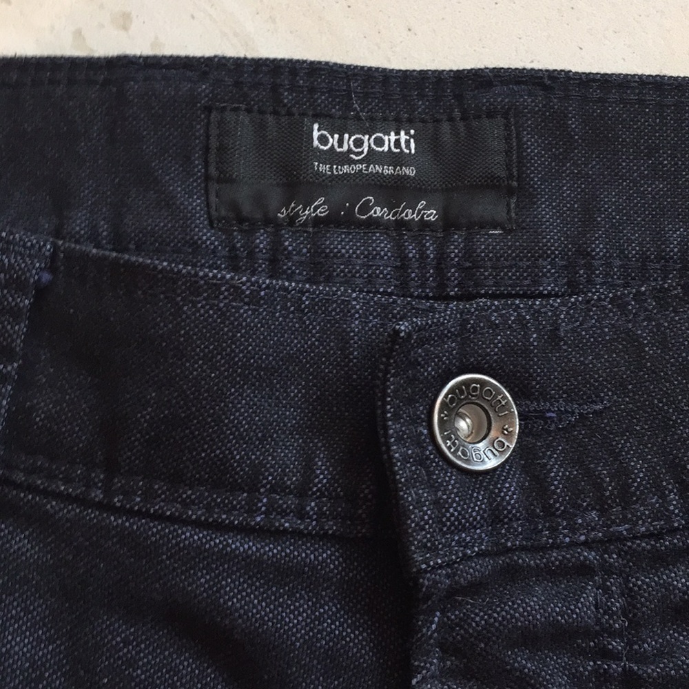 Bugatti - Picture 4 of 5